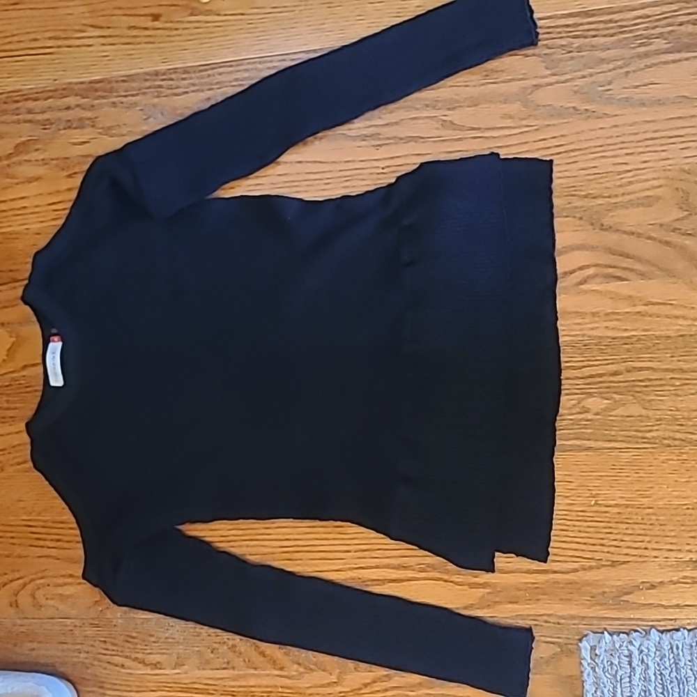 Cold shoulder knit top